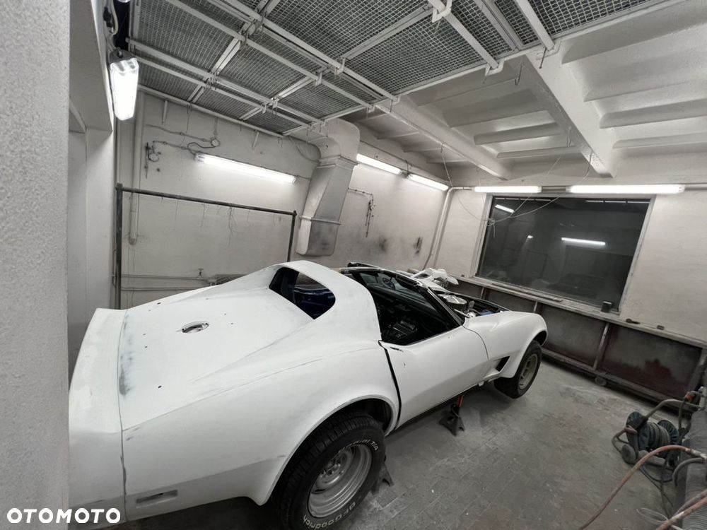 Chevrolet Corvette - 34