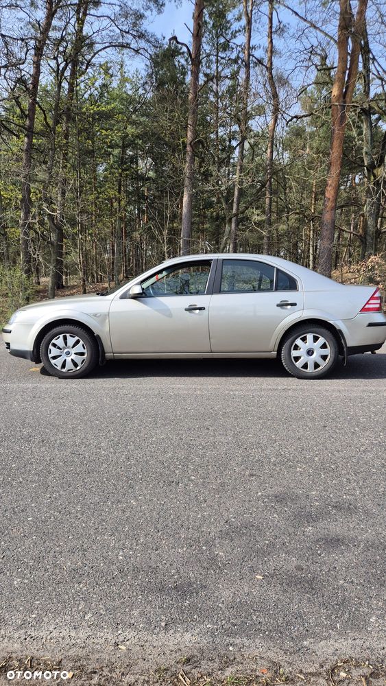 Ford Mondeo 1.8 Ghia - 4