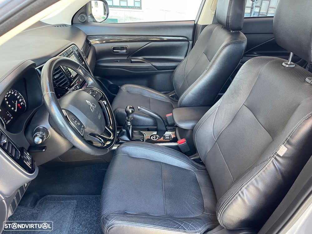 Mitsubishi Outlander 2.2 DI-D Intense+ - 10