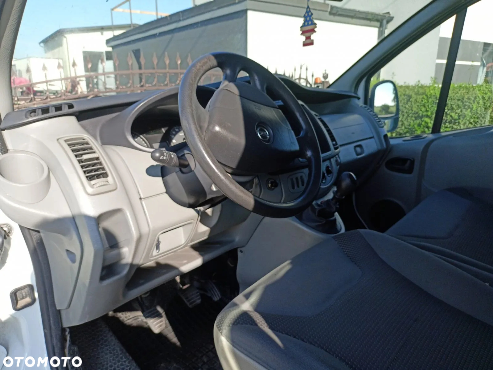 Opel Vivaro - 12
