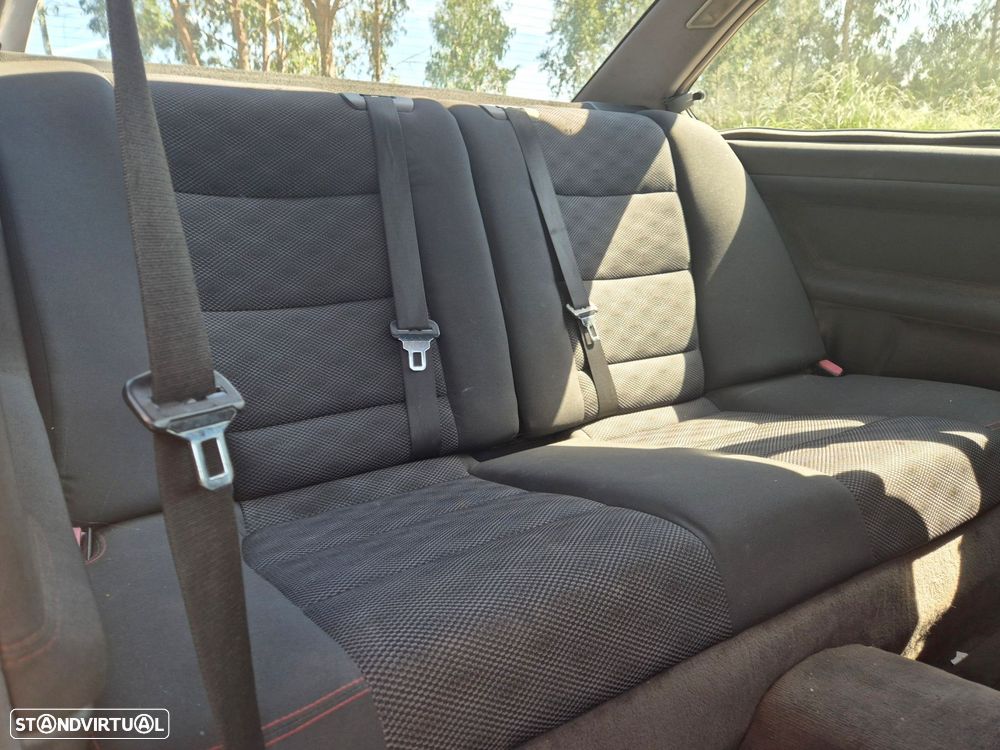 BMW 318 iS Coupé - 8