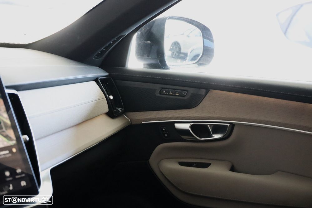 Volvo XC 90 2.0 T8 PHEV Plus Dark AWD - 22