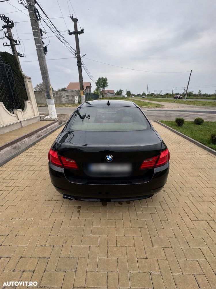 BMW Seria 5 525d xDrive - 4