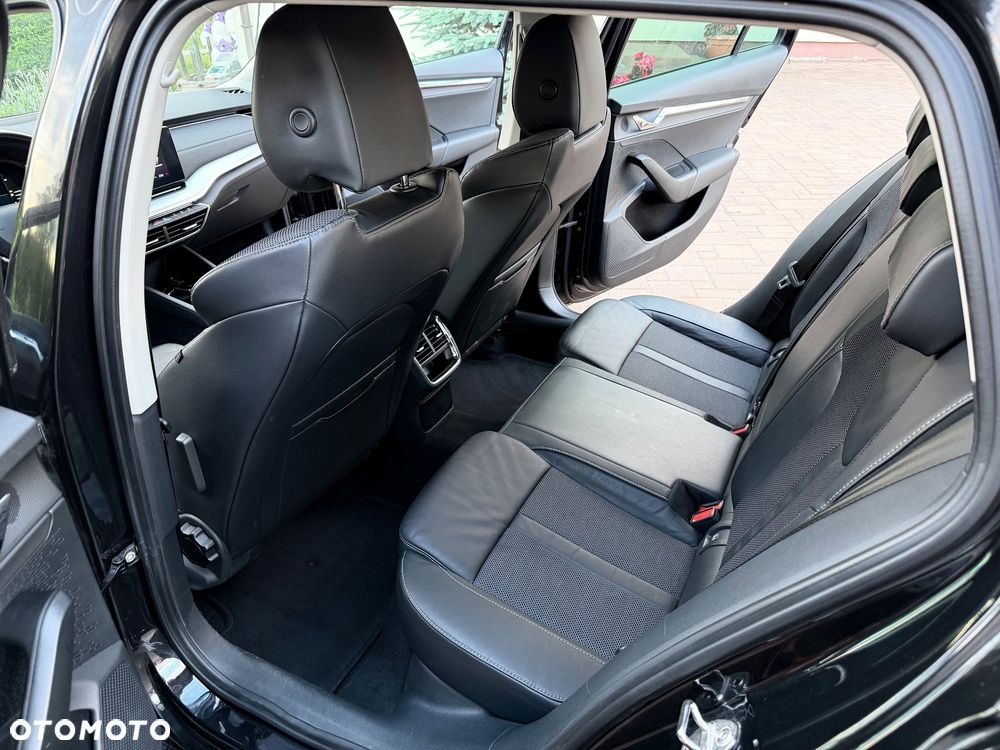 Skoda Octavia 2.0 TDI Sportline DSG - 27