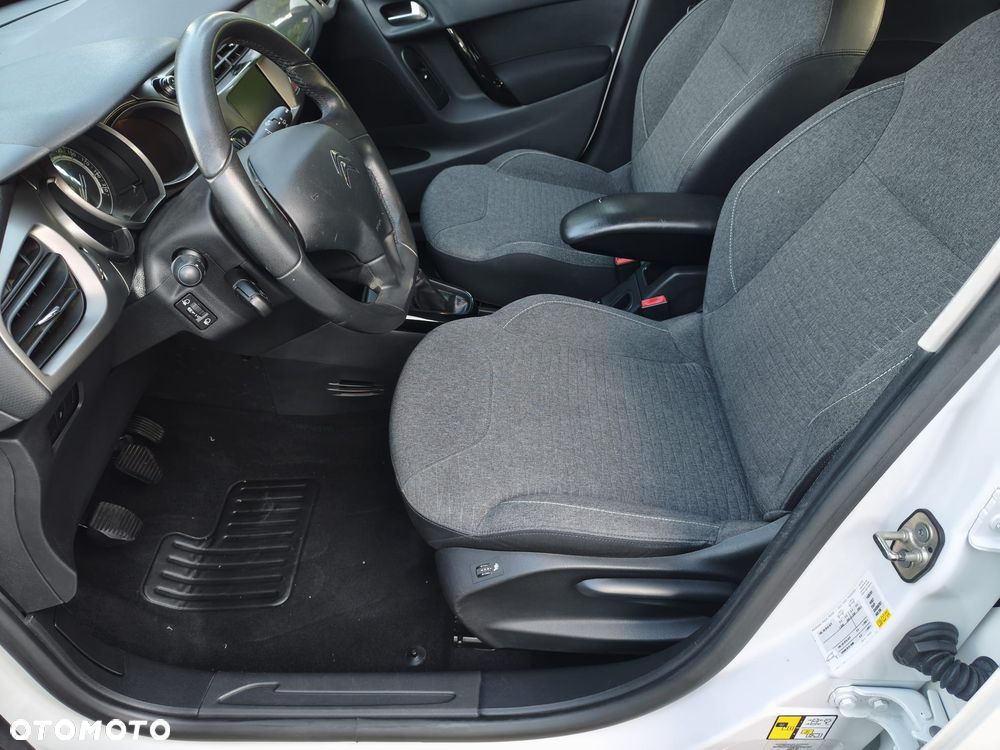 Citroën C3 Pure Tech (VTi) 82 Exclusive - 14