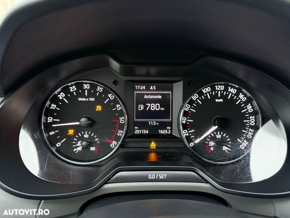 Skoda Octavia 1.6 TDI ACTIVE - 13