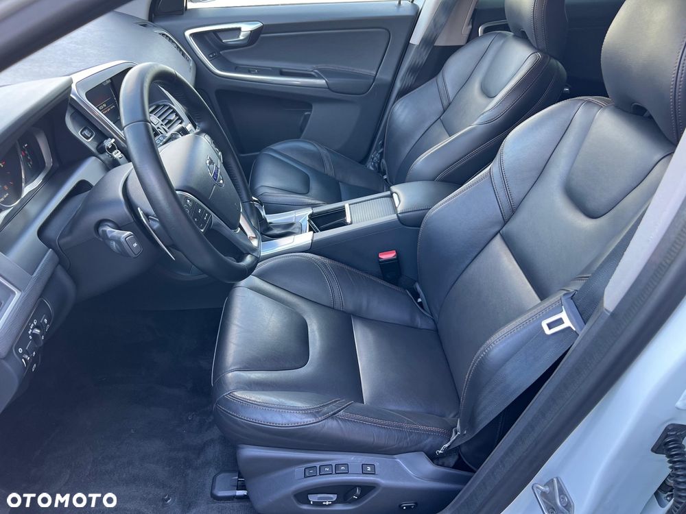 Volvo XC 60 D4 AWD Geartronic Summum - 14