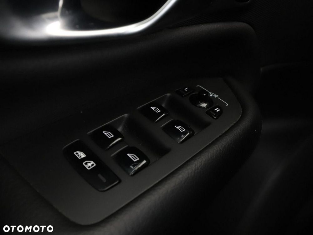 Volvo XC 90 T8 AWD Twin Engine Geartronic Momentum - 38