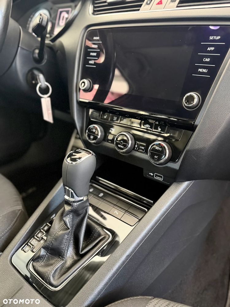 Skoda Octavia 2.0 TDI Style DSG - 22