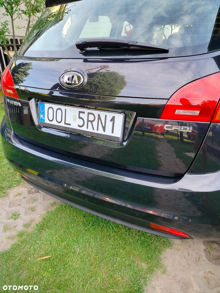 Kia Venga 1.6 CRDi 128 Black Collection - 1