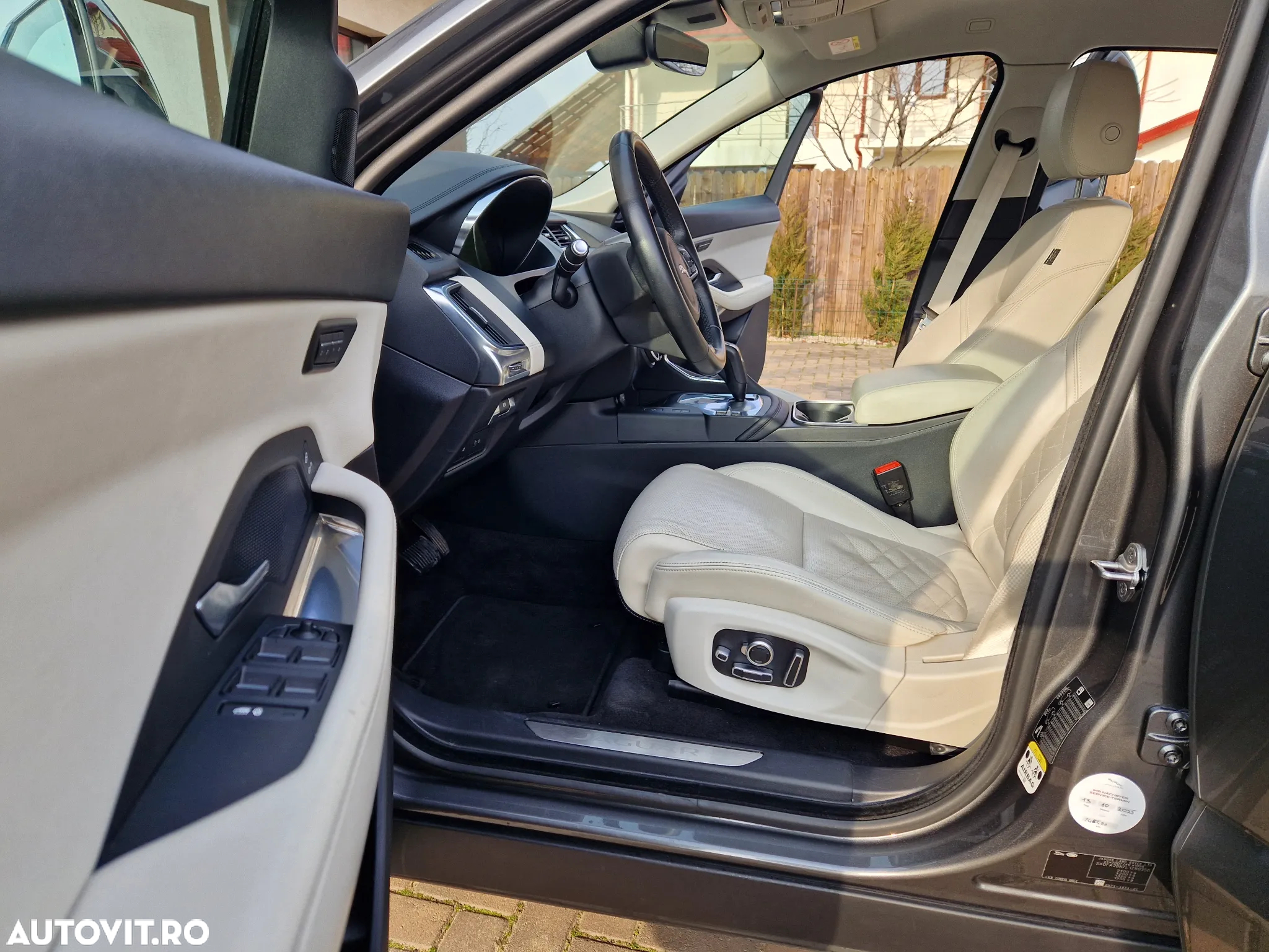 Jaguar E-Pace D180 AWD Aut. HSE - 13