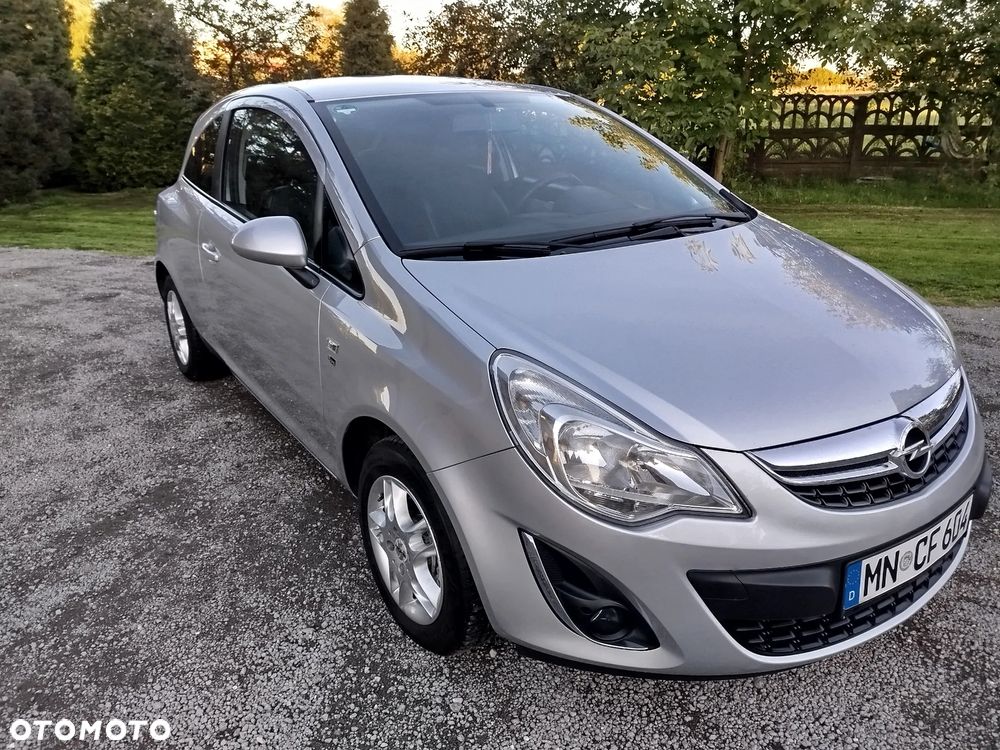Opel Corsa 1.4 16V 150 Jahre - 17