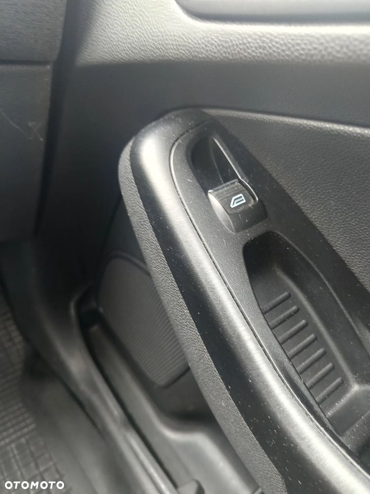 Ford Fiesta 1.5 TDCi SYNC Edition - 18