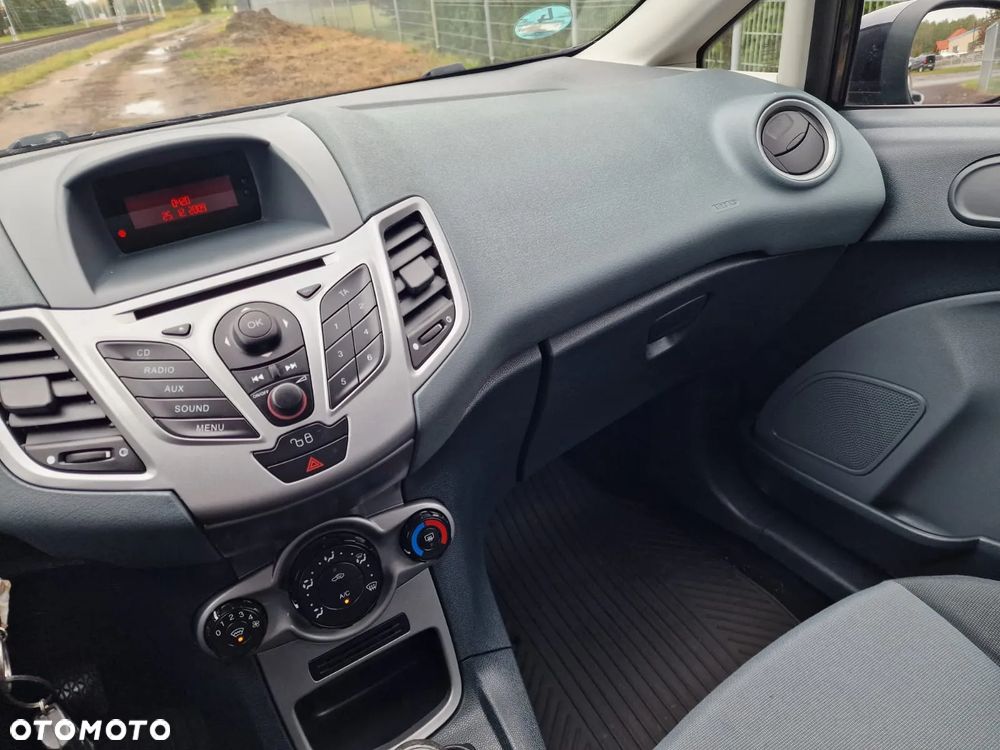 Ford Fiesta 1.4 Silver X - 13