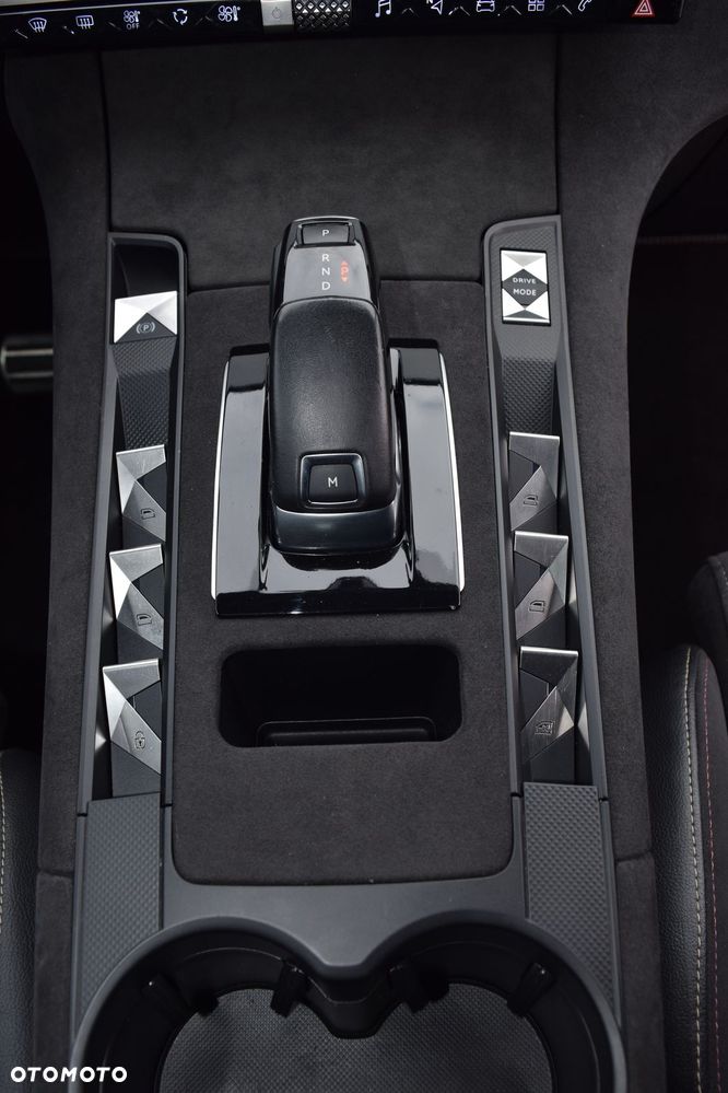 DS Automobiles DS 7 Crossback 2.0 BlueHDi Performance Line + - 35