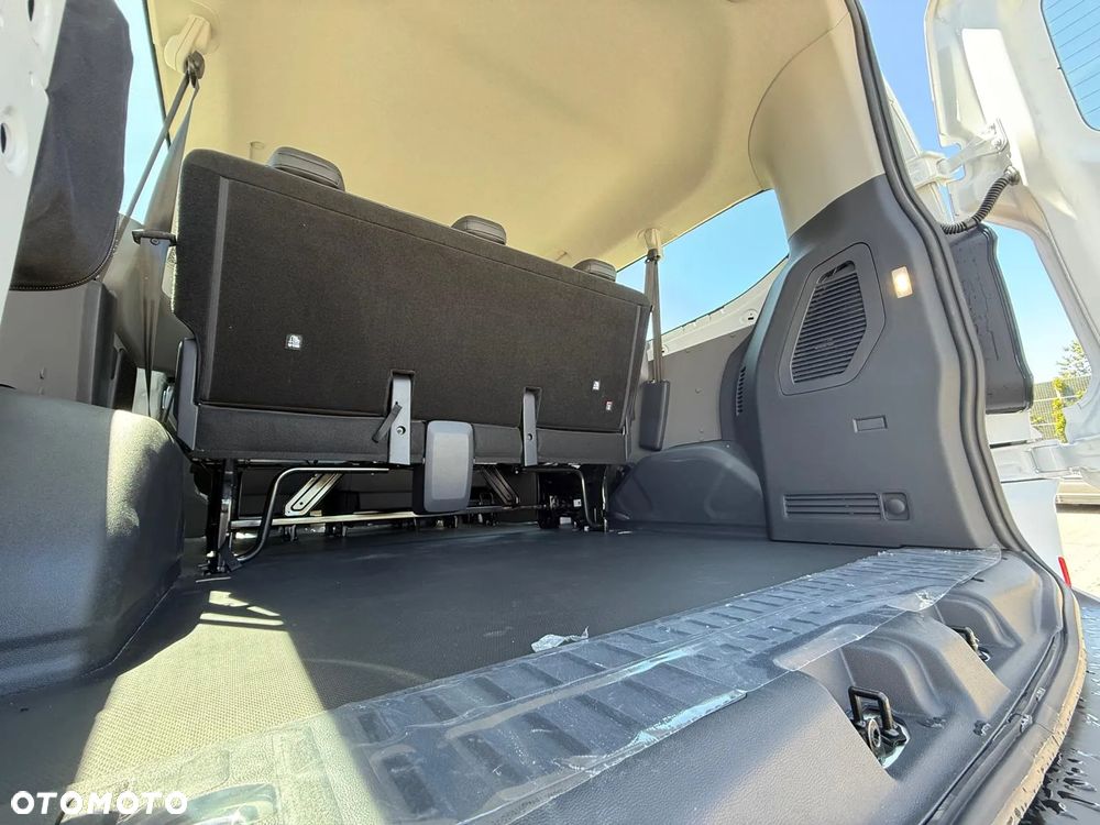 Volkswagen Transporter - 28