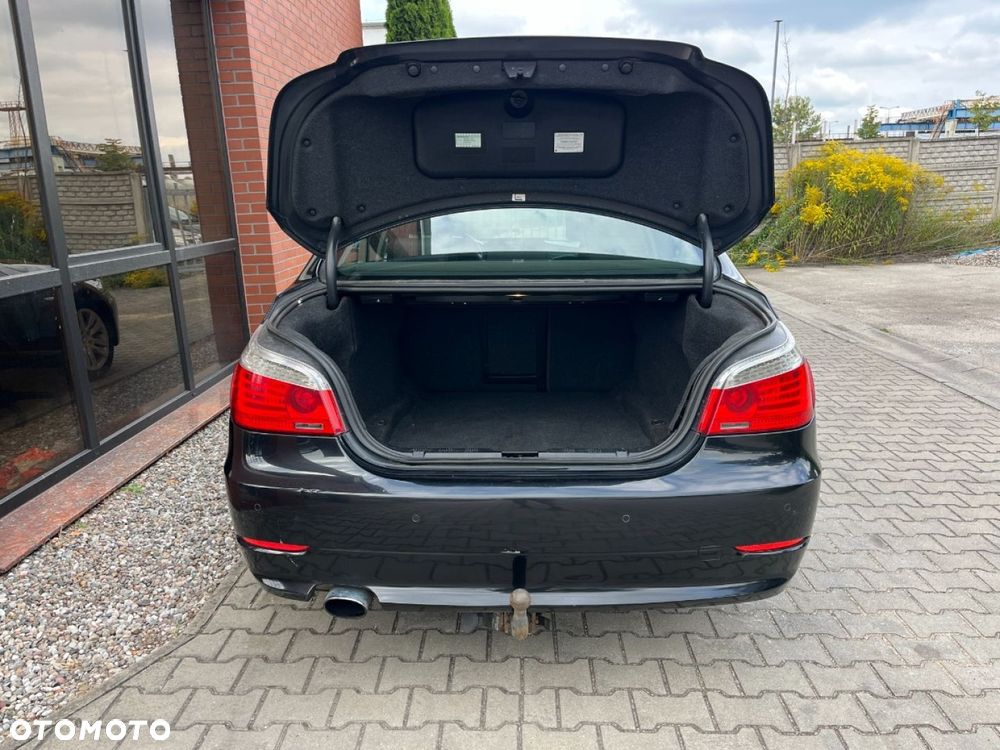 BMW Seria 5 520d - 29