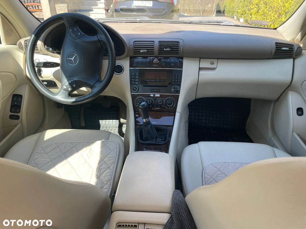Mercedes-Benz Klasa C 180 Kompressor Classic - 4