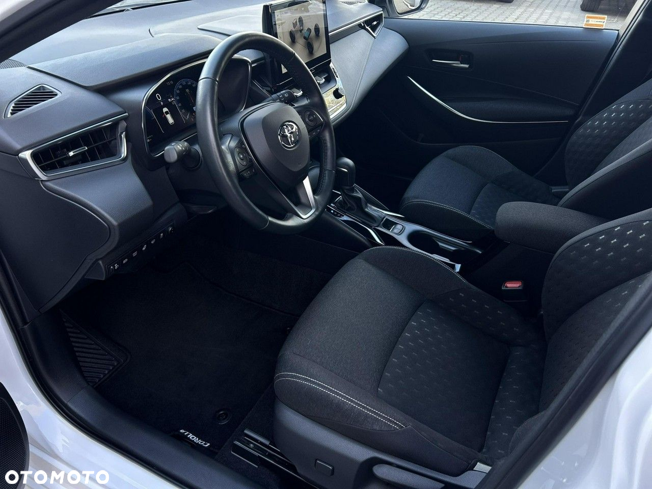 Toyota Corolla - 24