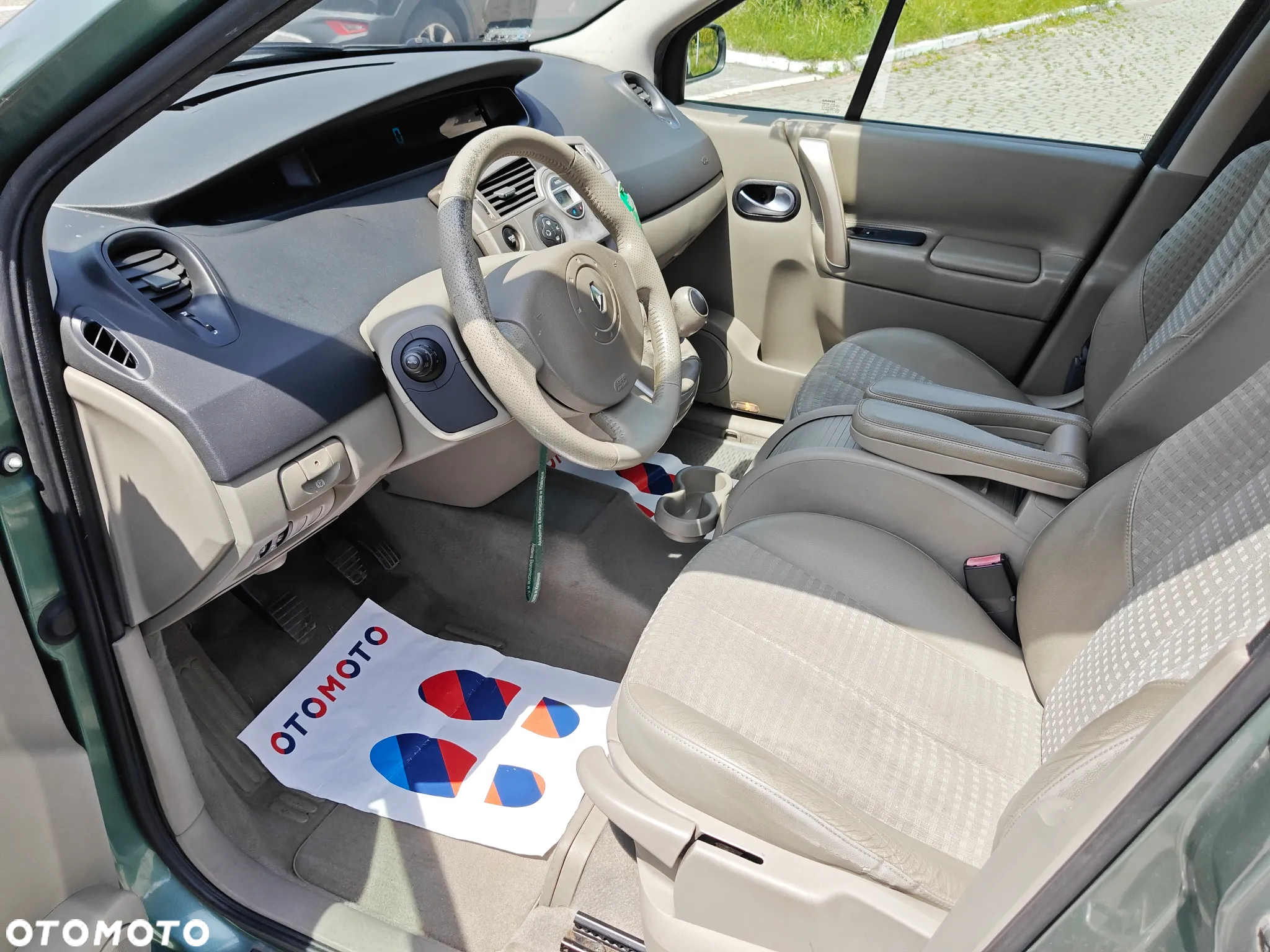 Renault Scenic 2.0 Confort Authentique - 10