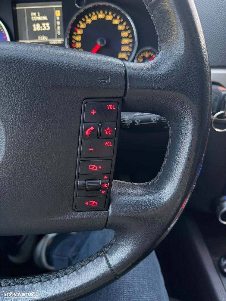 VW Touareg 3.0 TDI V6 Tiptronic - 30