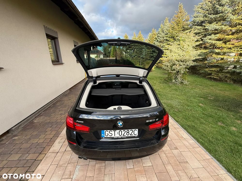 BMW Seria 5 520d xDrive - 23