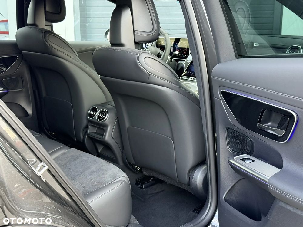 Mercedes-Benz GLC - 34