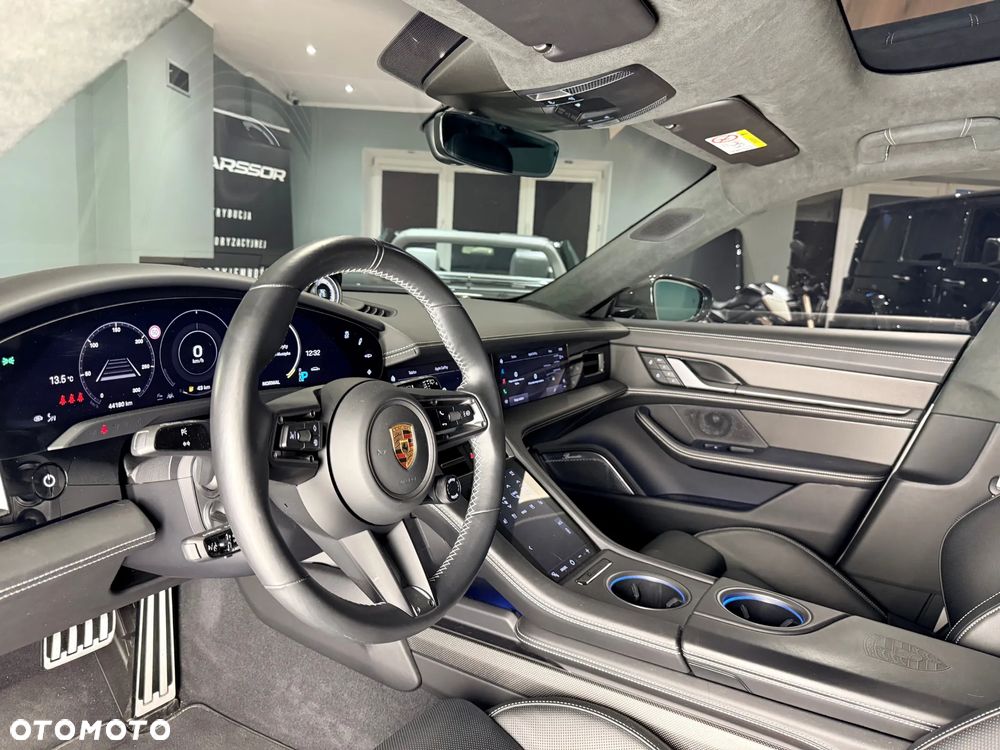 Porsche Taycan - 5