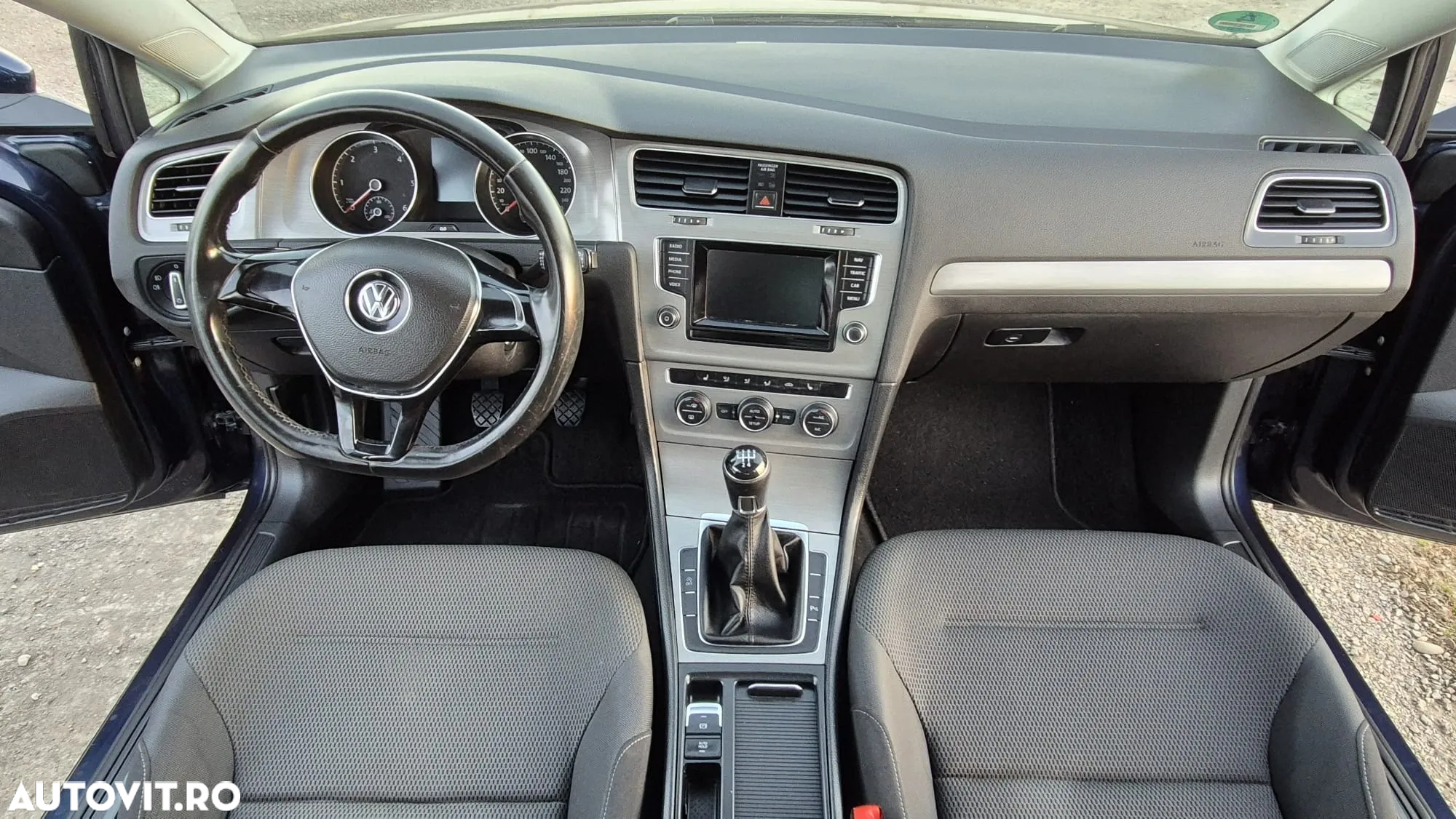 Volkswagen Golf 1.6 TDI BlueMotion Technology Comfortline - 11