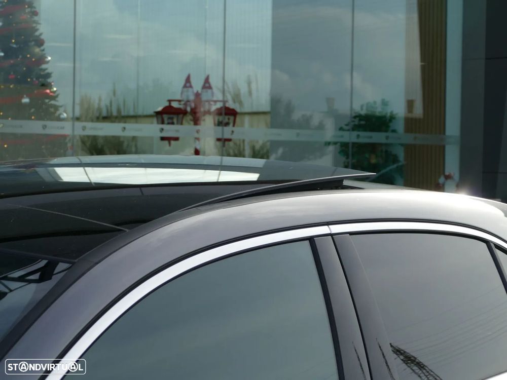 Mercedes-Benz A 250 e AMG Line - 8