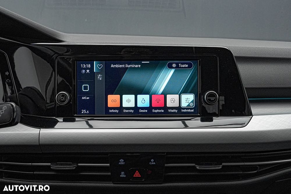 Volkswagen Golf 1.5 eTSI MHEV 130CP DSG Life - 23