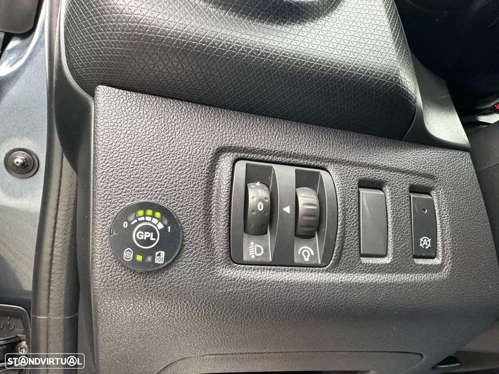 Renault Clio 0.9 TCe Limited Bi-Fuel - 14