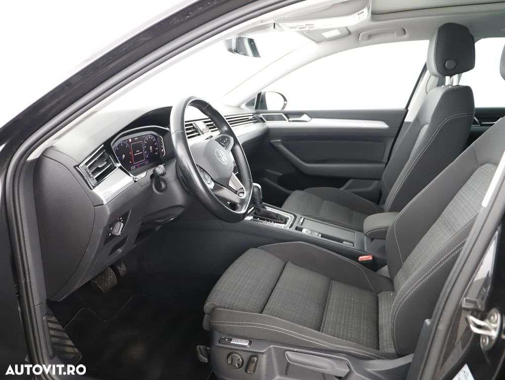 Volkswagen Passat Variant 2.0 TDI SCR DSG BlueMotion Comfortline - 11