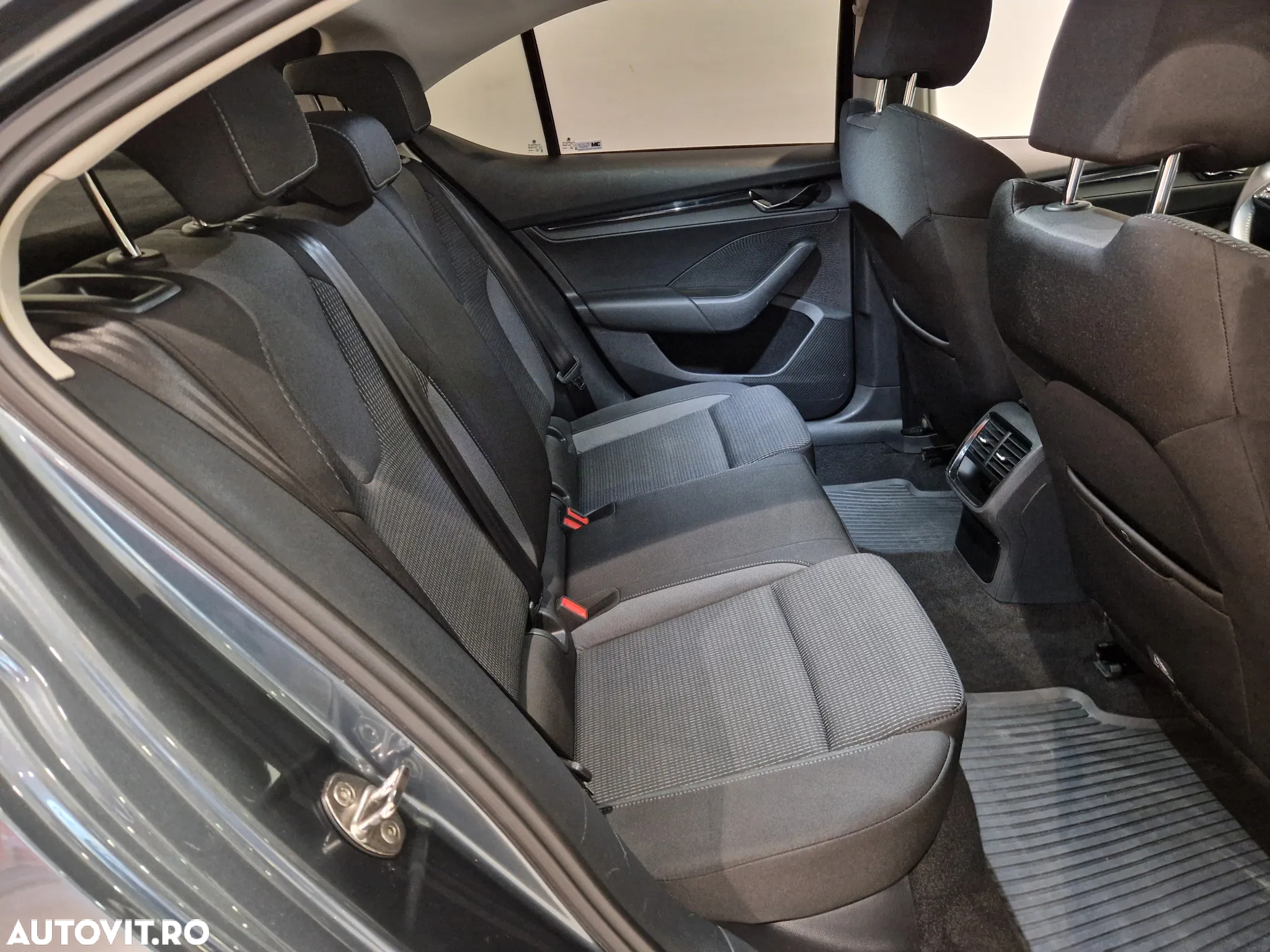 Skoda Octavia 2.0 TDI DSG Ambition - 15