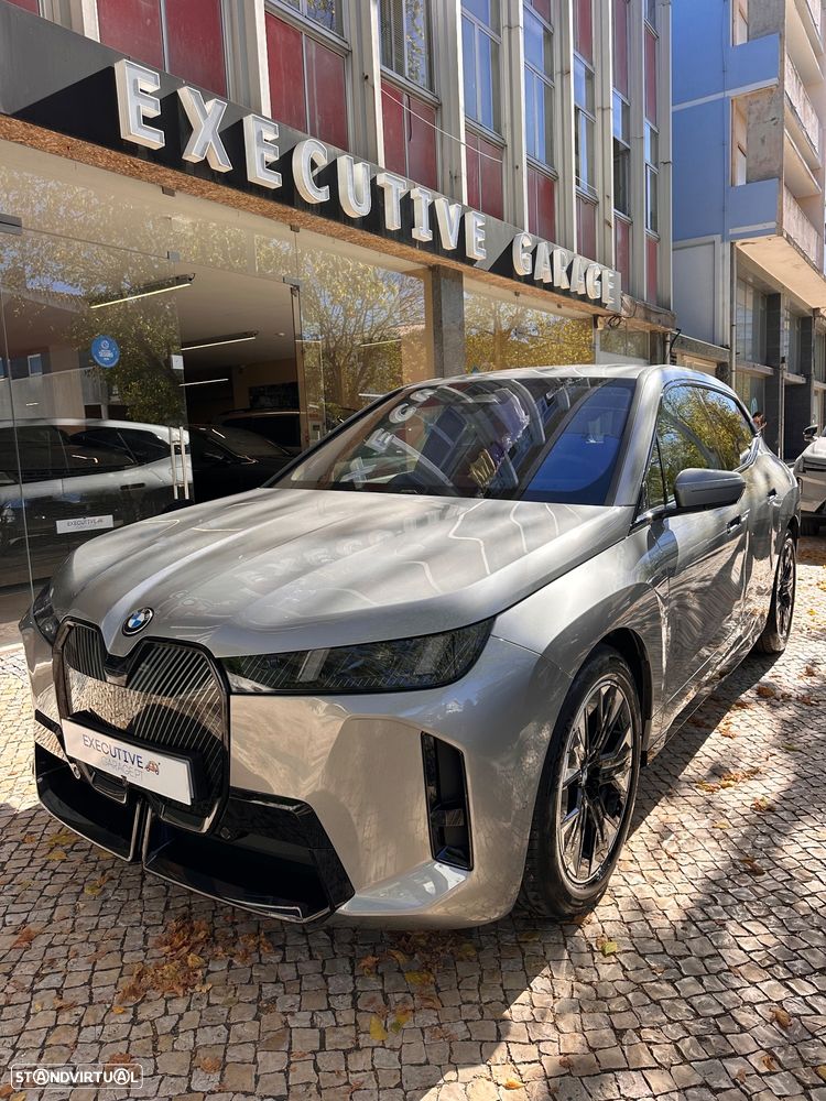 BMW iX xDrive 45 Pack Desportivo - 1