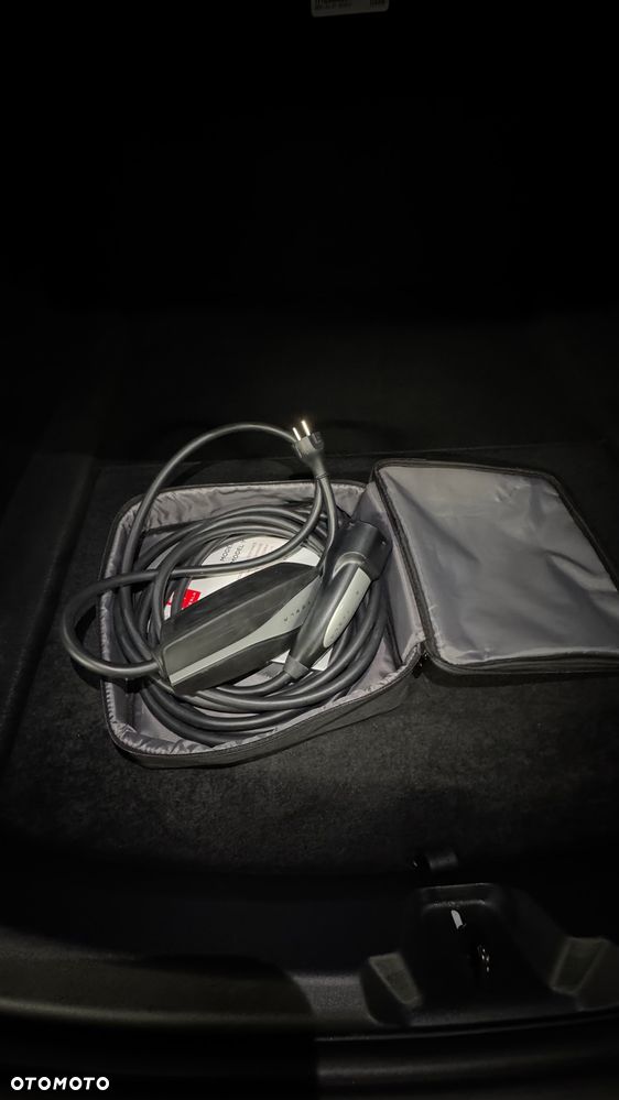 Tesla Model 3 Langstreckenbatterie Allradantrieb Dual Motor Performance - 24