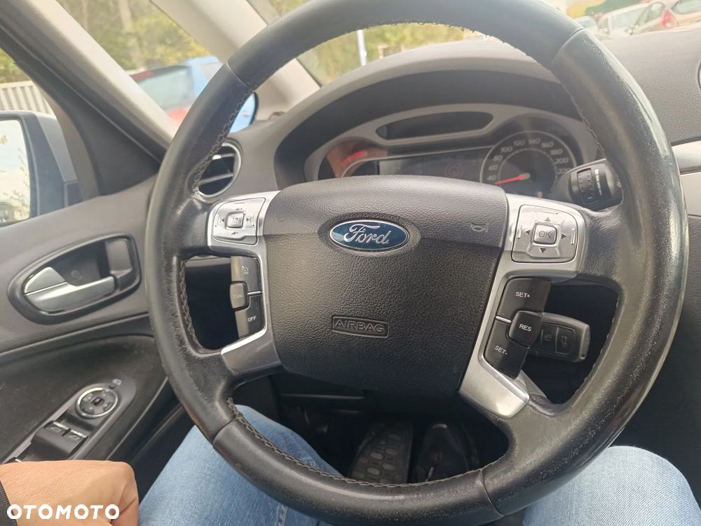 Ford S-Max - 19