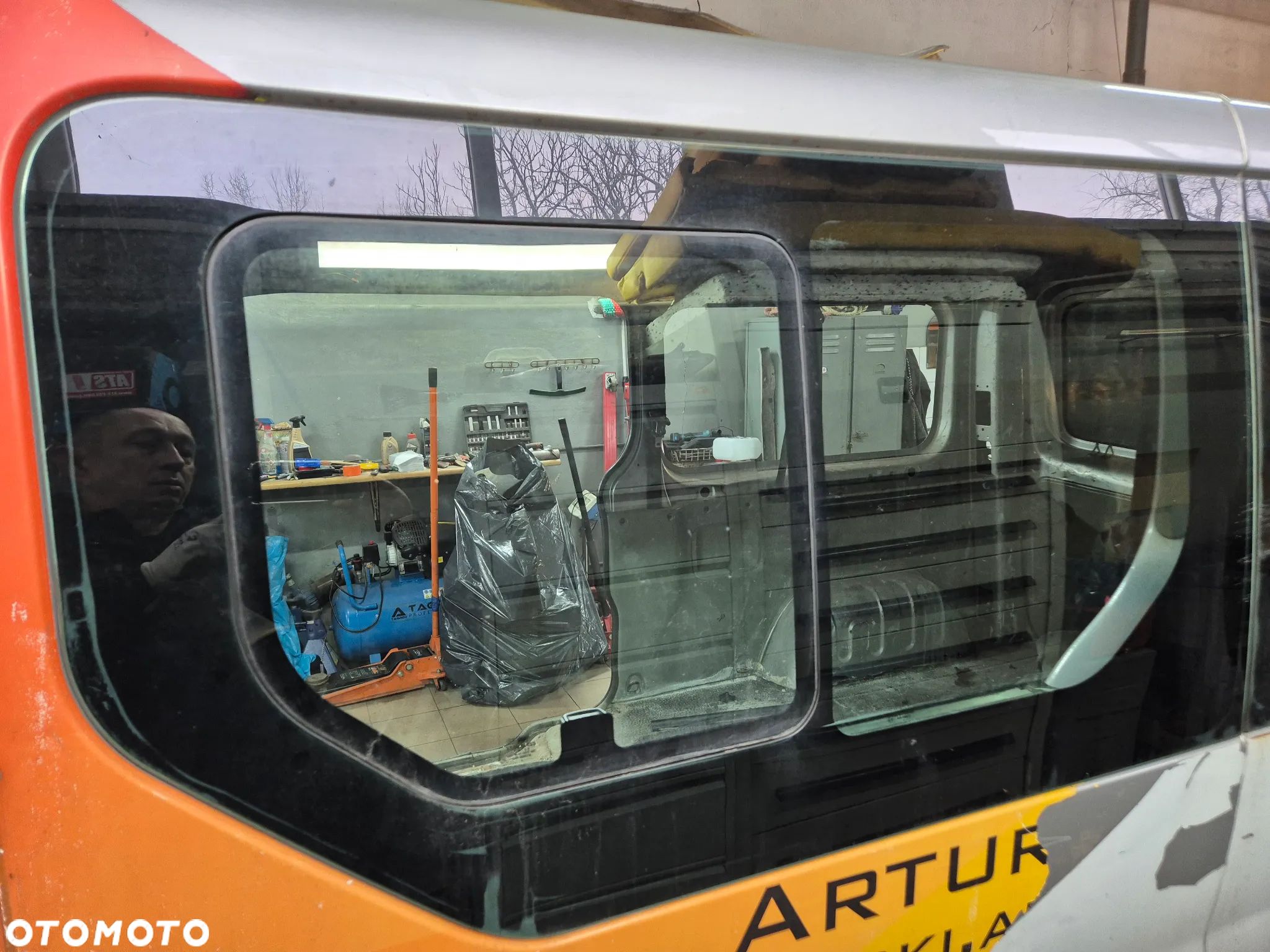 SZYBA LEWA BOCZNA UCHYLNA PRIMASTAR TRAFIC VIVARO  01-14r. - 1