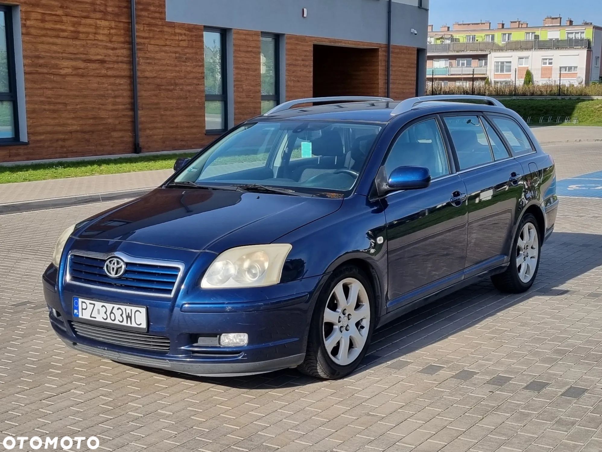 Toyota Avensis - 1