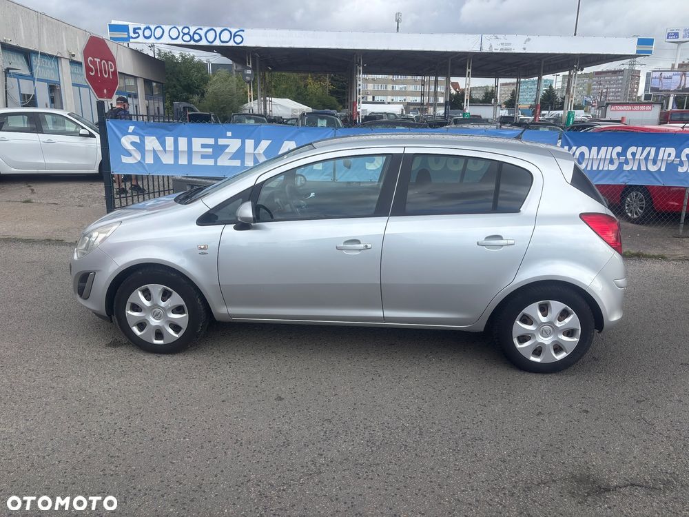 Opel Corsa 1.2 16V Essentia - 11