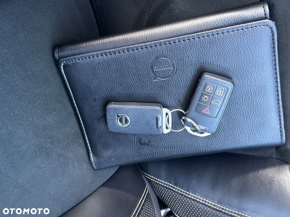 Volvo V40 D4 Geartronic RDesign - 16