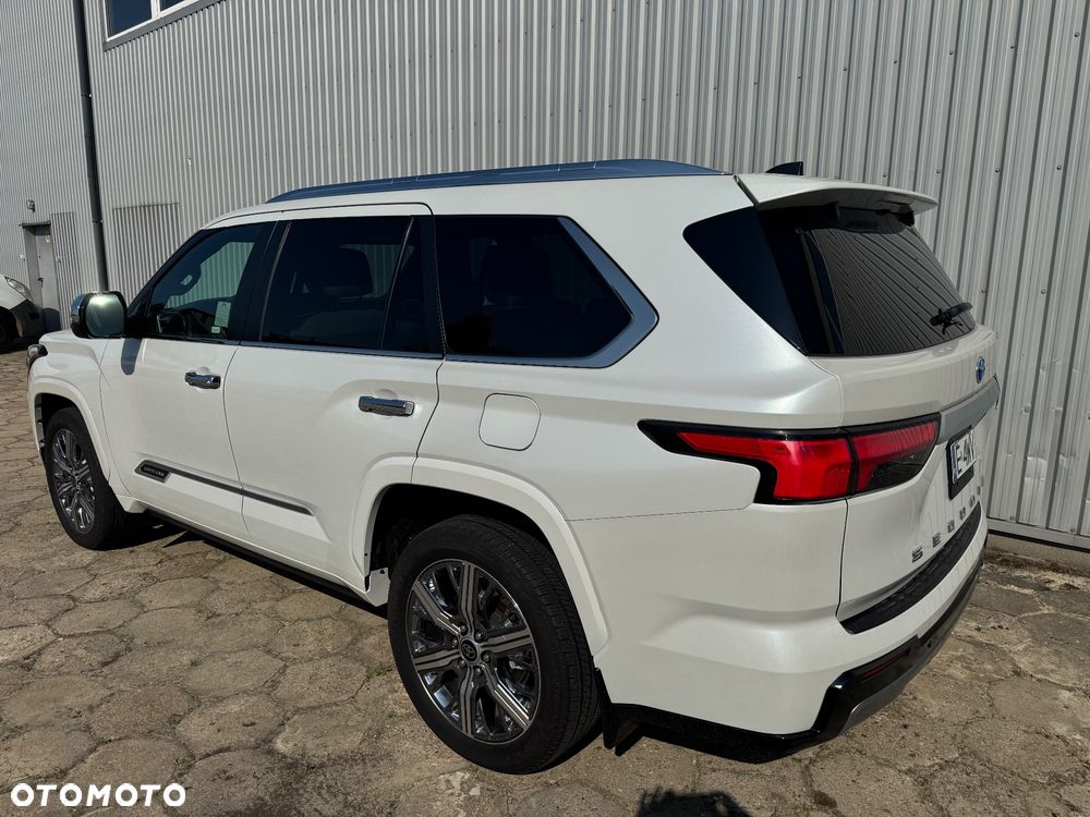 Toyota Sequoia - 5
