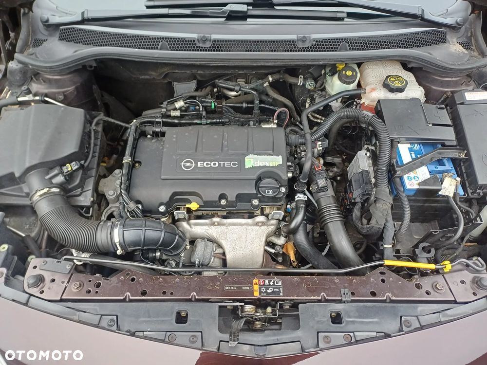 Opel Astra 1.4 Turbo Cosmo - 11