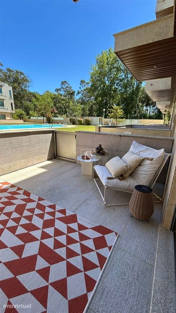 T2 em Cond. Fechado c/ Piscina, Renovado e Mobilado - Grande imagem: 5/12