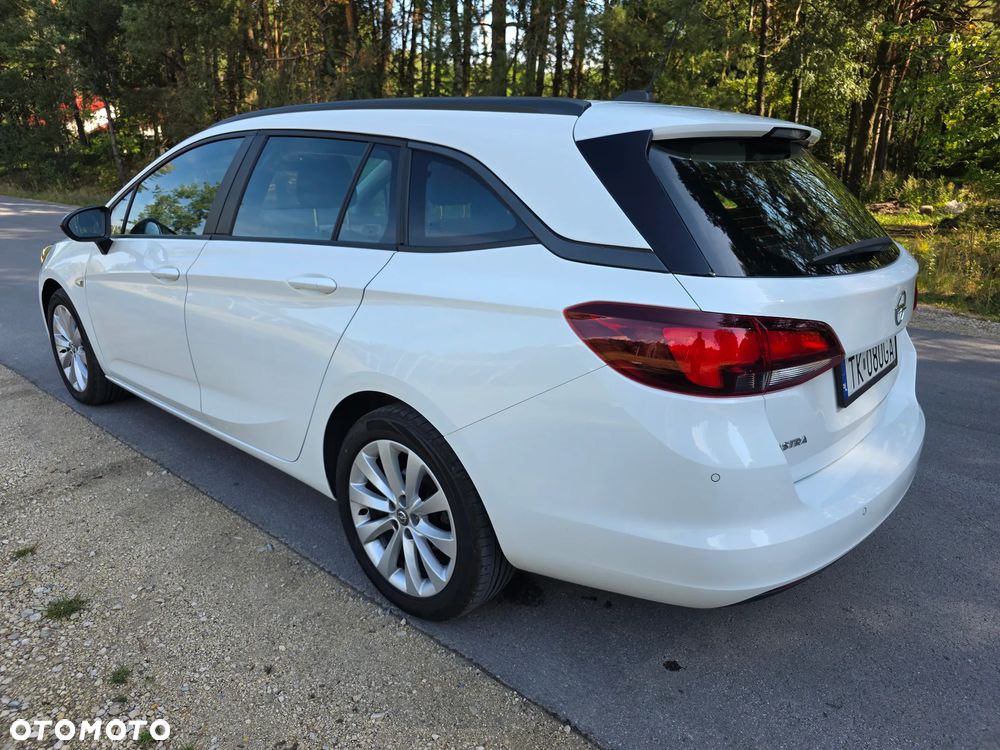 Opel Astra 2021 photo 4