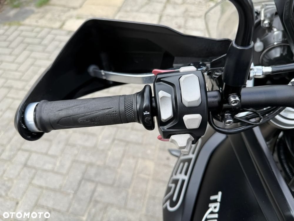 Triumph Tiger - 12