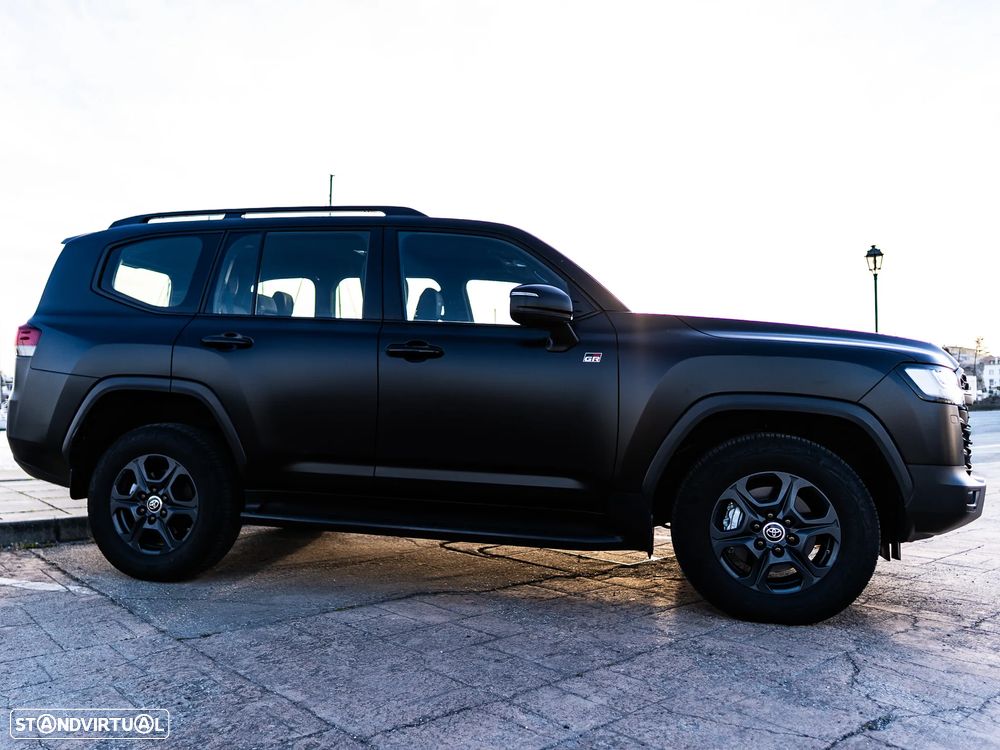 Toyota Land Cruiser - 16