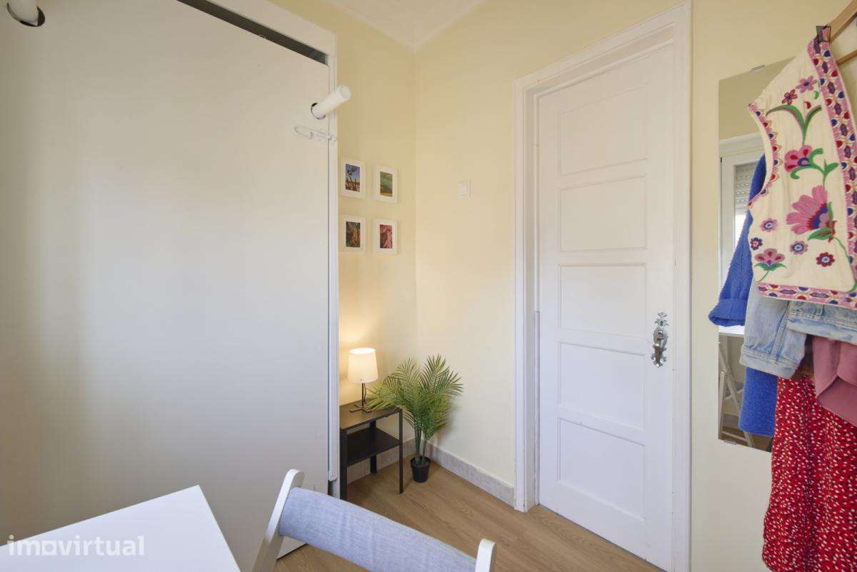 Quarto - localizado em Roma-Areeiro Lisbon - Grande imagem: 5/17