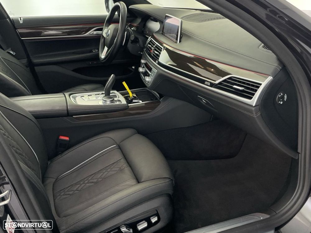 BMW 745 e iPerformance Pack M Auto - 25