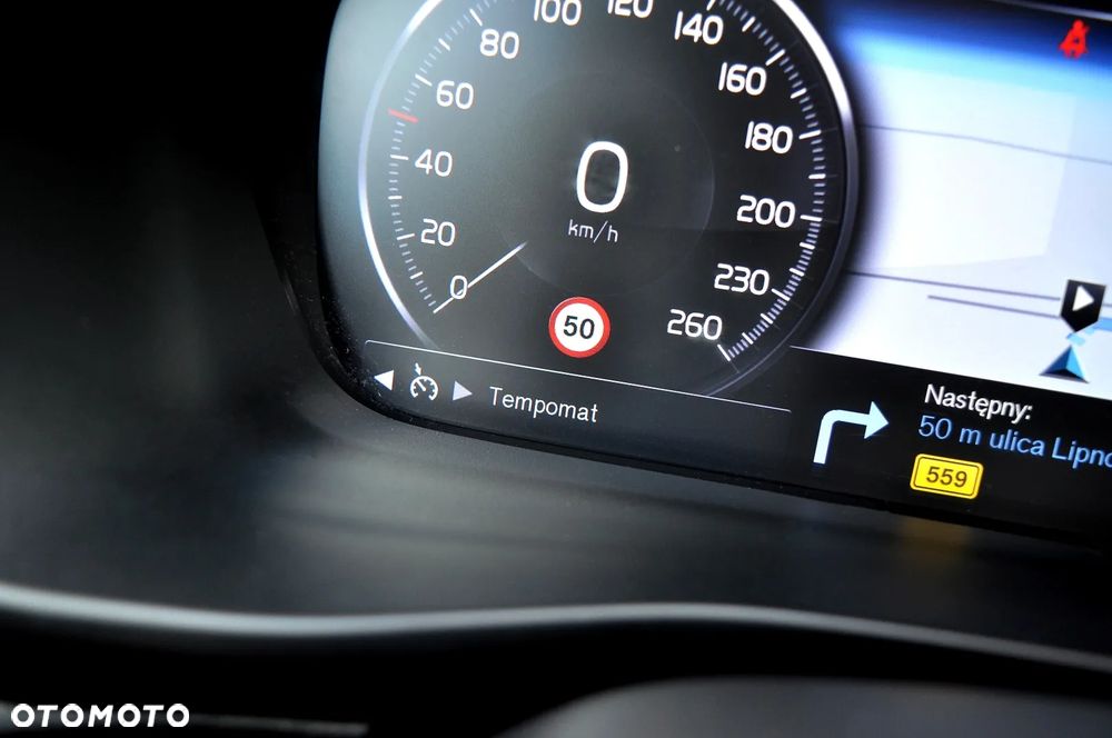 Volvo XC 40 T3 Momentum Pro - 37